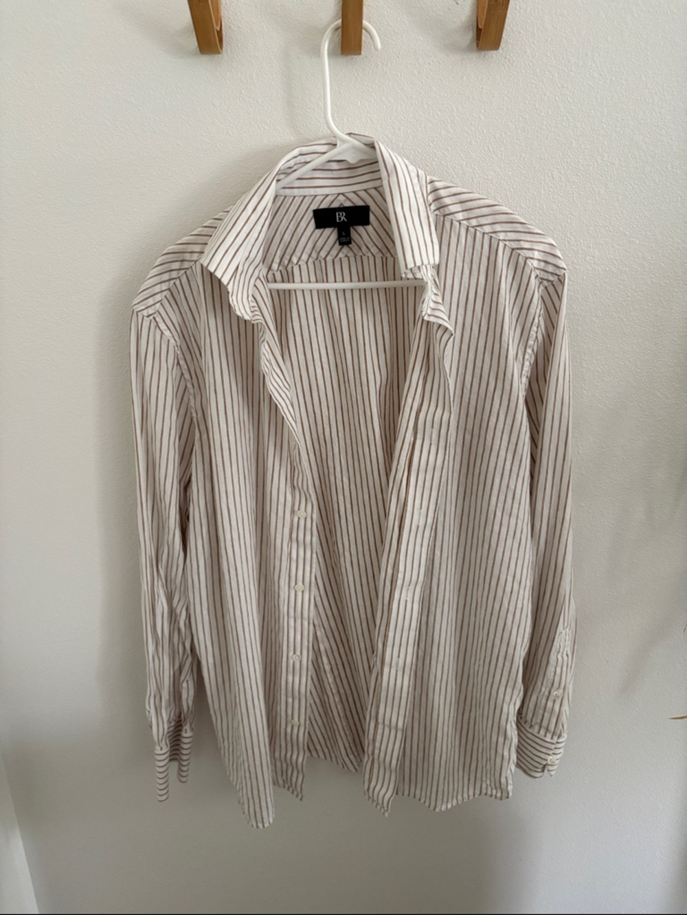 Banana Republic Men’s Linen Cotton Cream Button Up Dress Shirt and Brown Stripes